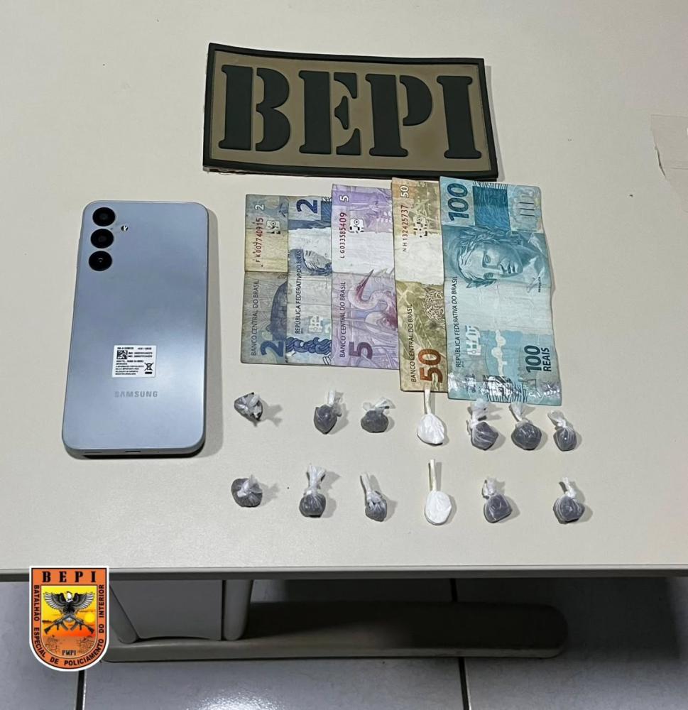 BEPI apreende drogas e conduz suspeito à delegacia em Colônia do Gurguéia