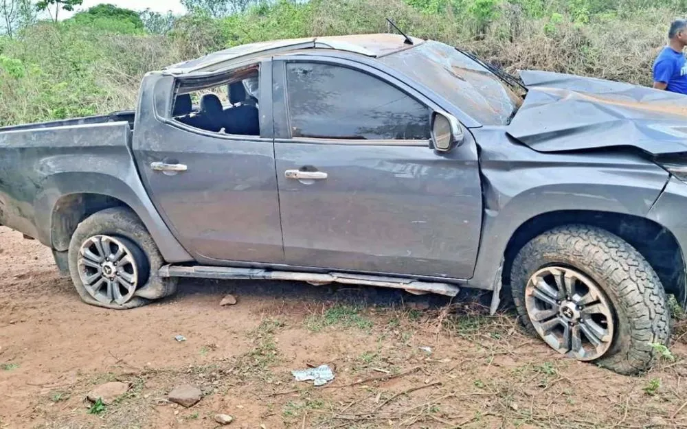 Jovem morre após capotamento de caminhonete na PI-252, em Santa Luz